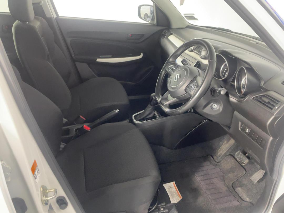 Photo '16' of Suzuki Swift