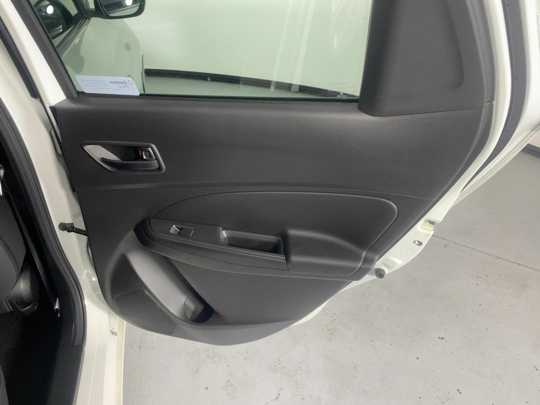 Photo '19' of Suzuki Swift