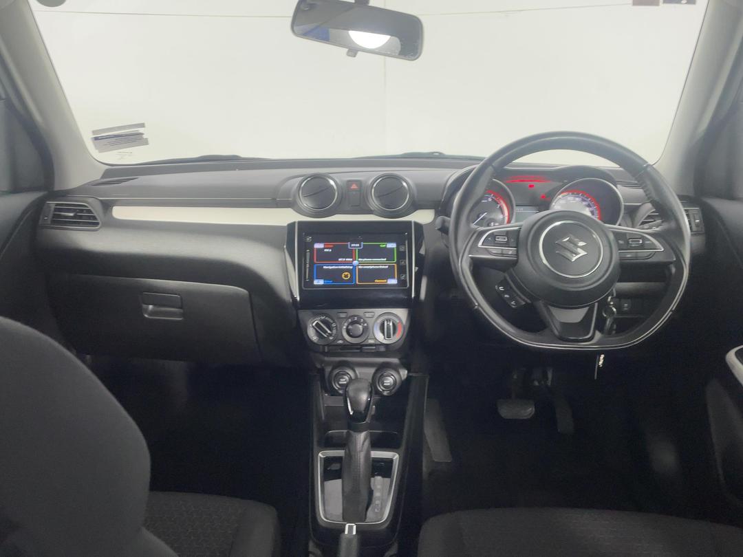 Photo '17' of Suzuki Swift