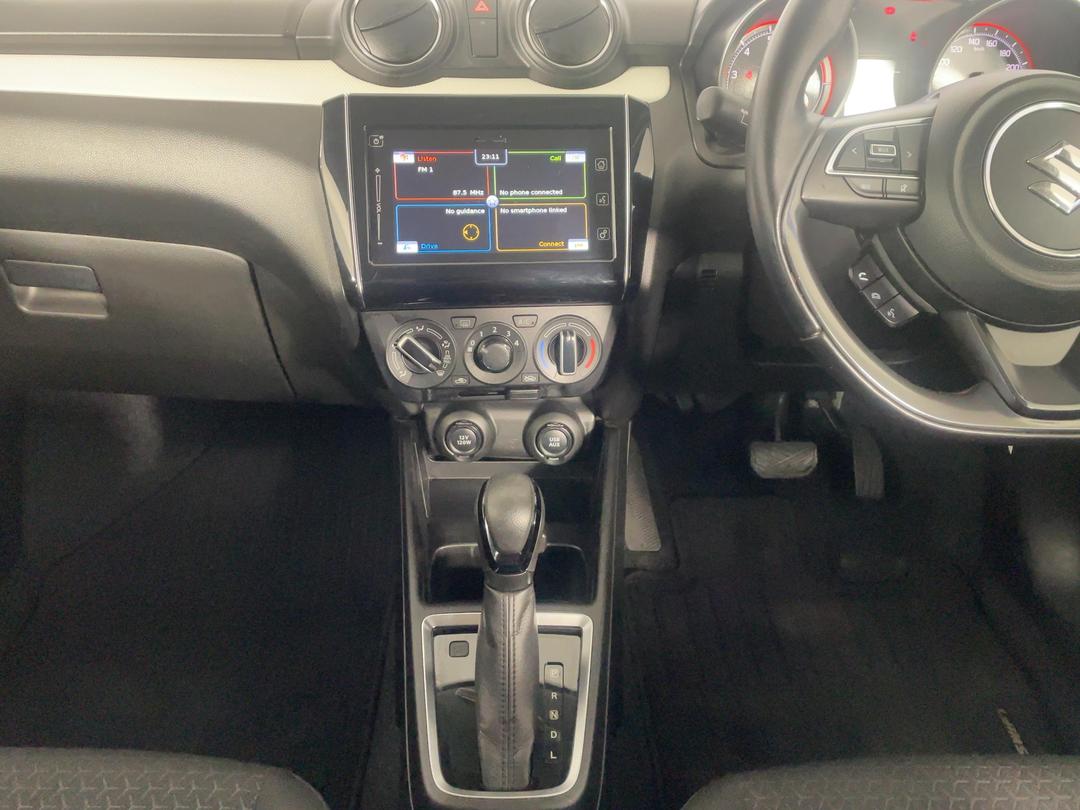 Photo '18' of Suzuki Swift