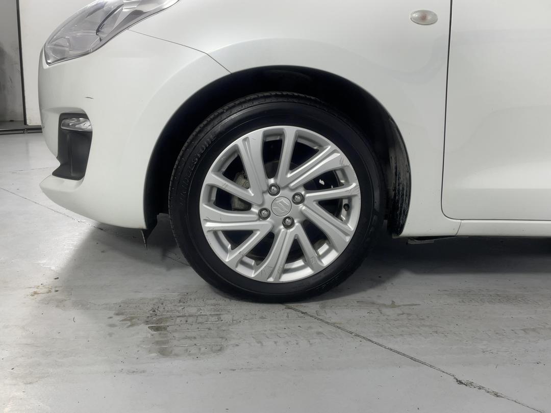 Photo '10' of Suzuki Swift