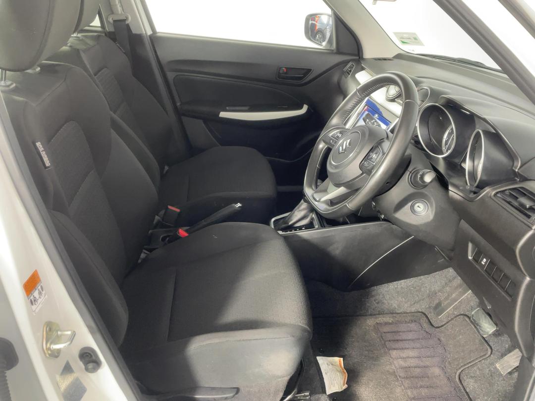 Photo '16' of Suzuki Swift