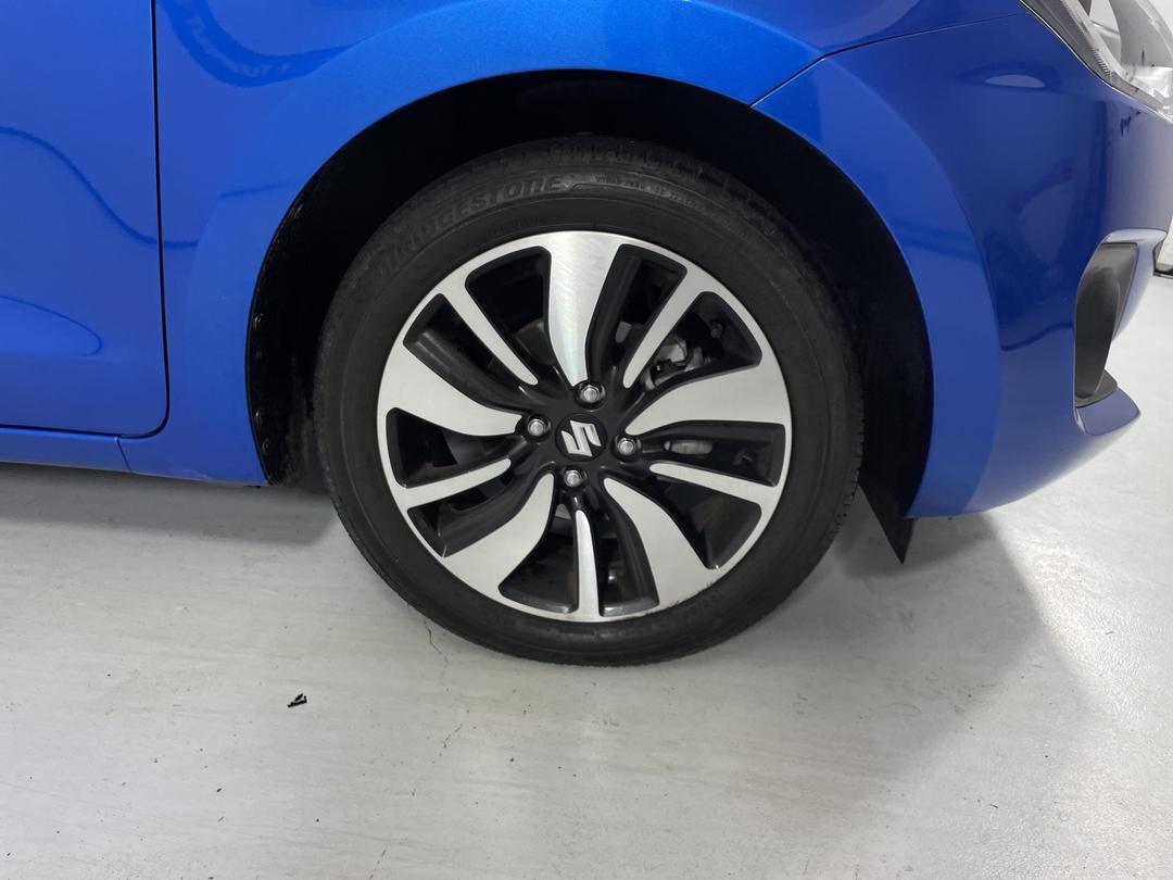 Photo '9' of Suzuki Swift