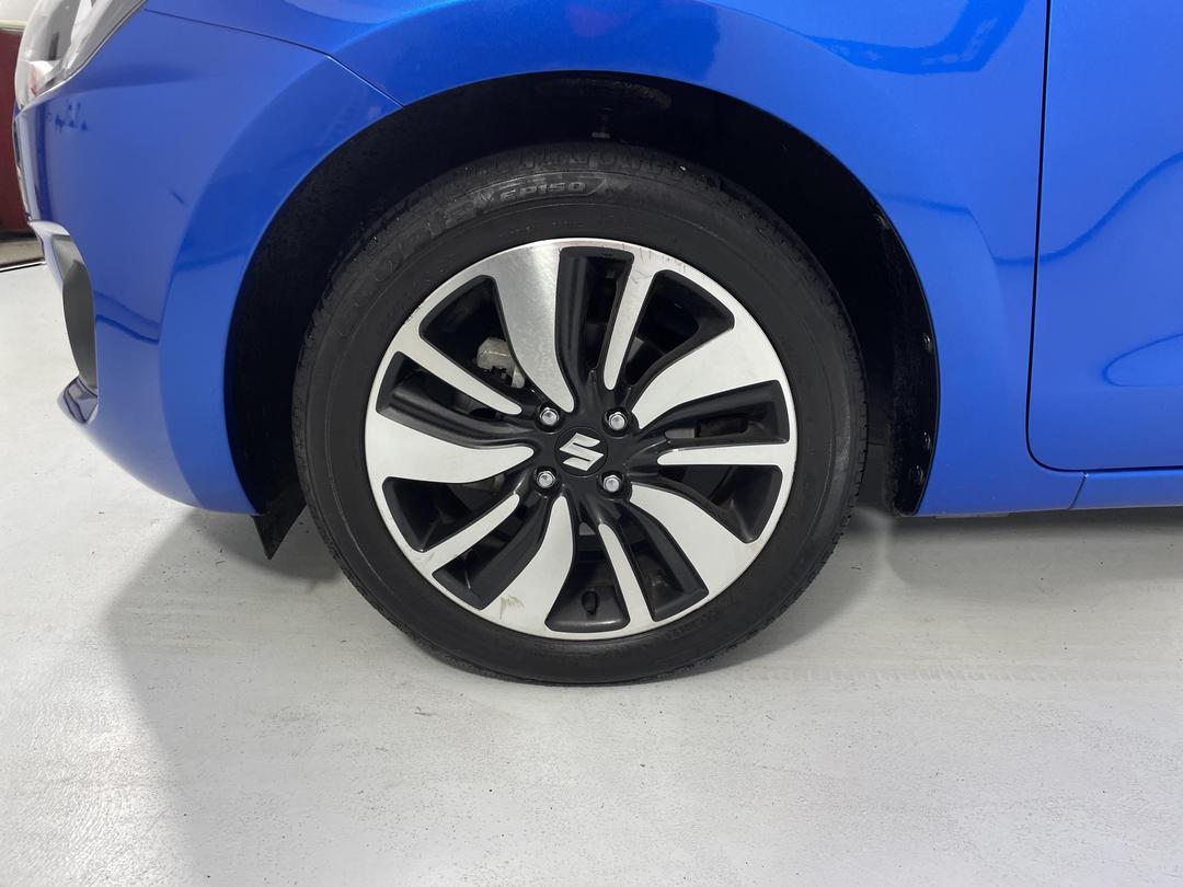 Photo '10' of Suzuki Swift