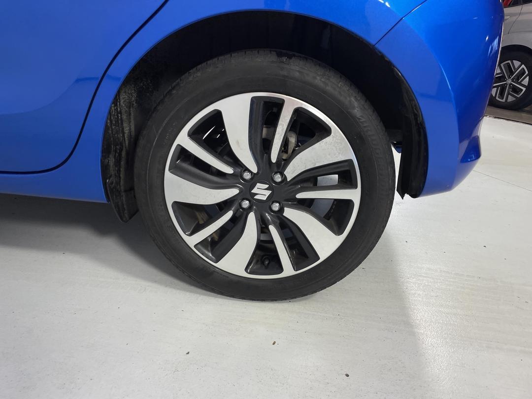 Photo '11' of Suzuki Swift