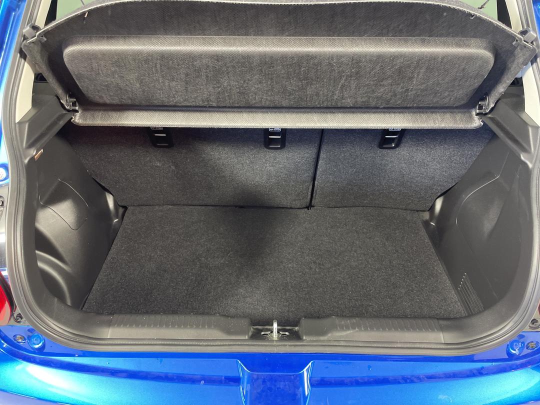 Photo '14' of Suzuki Swift