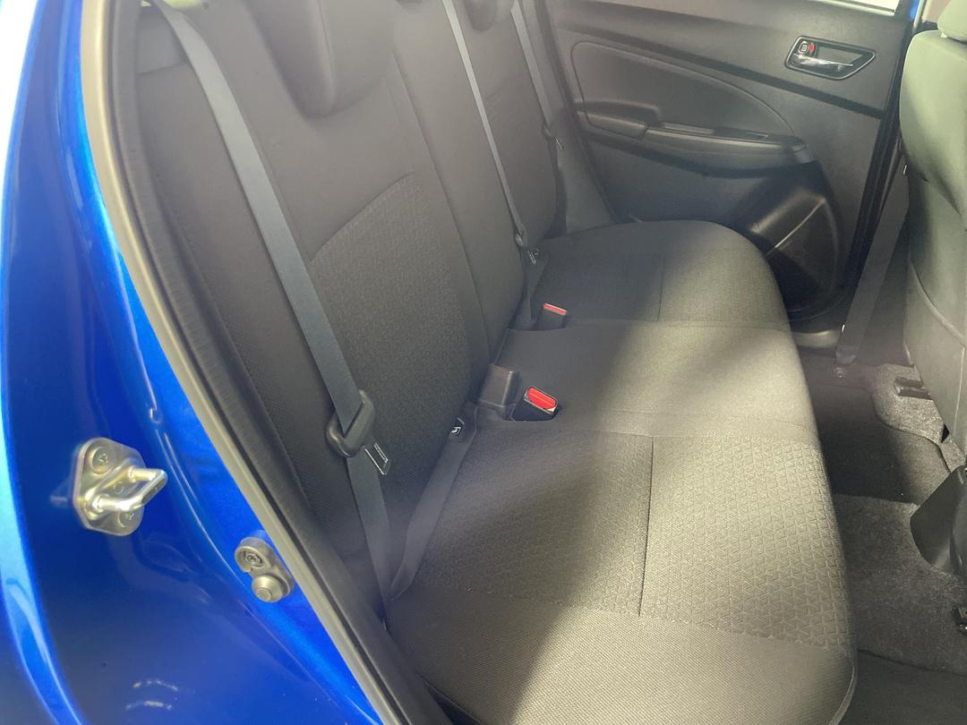 Photo '20' of Suzuki Swift