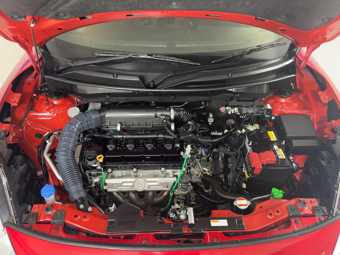 Photo '13' of Suzuki Swift