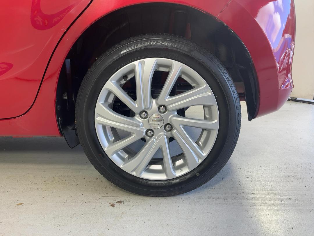 Photo '11' of Suzuki Swift