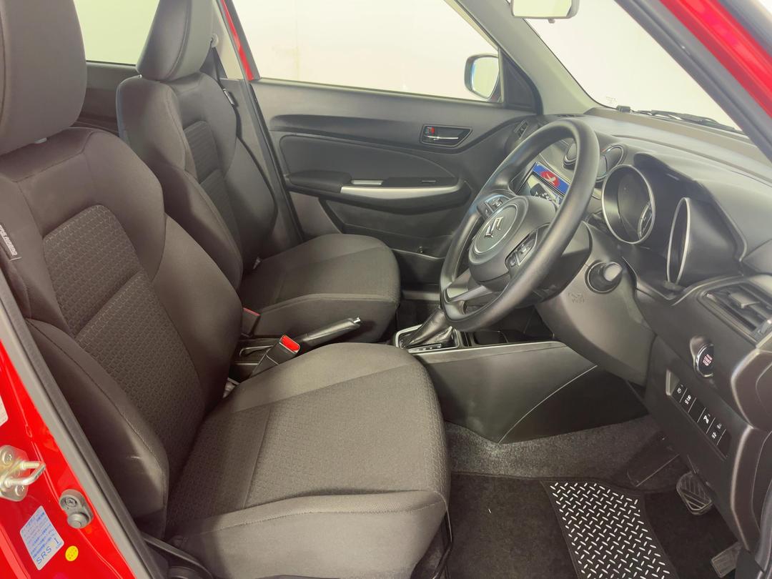 Photo '16' of Suzuki Swift