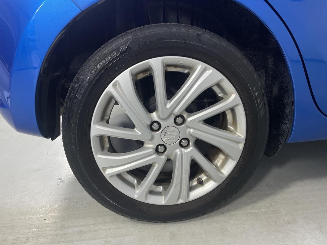 Photo '12' of Suzuki Swift