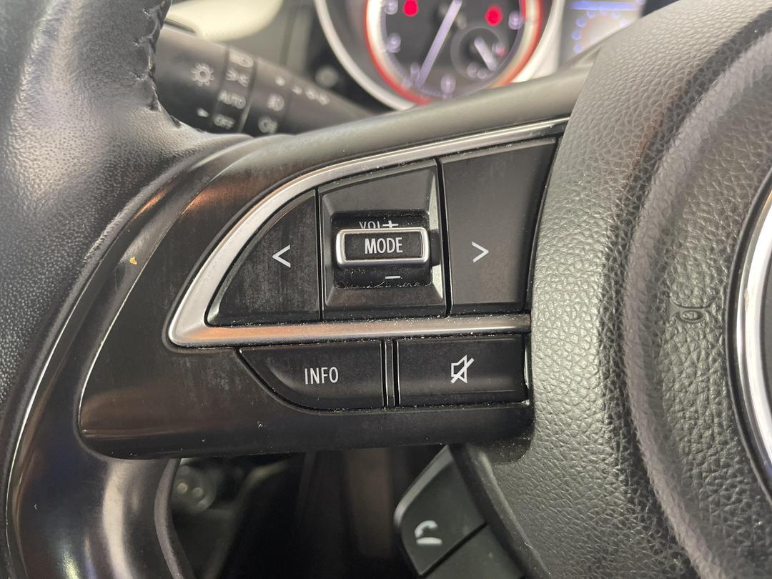 Photo '25' of Suzuki Swift