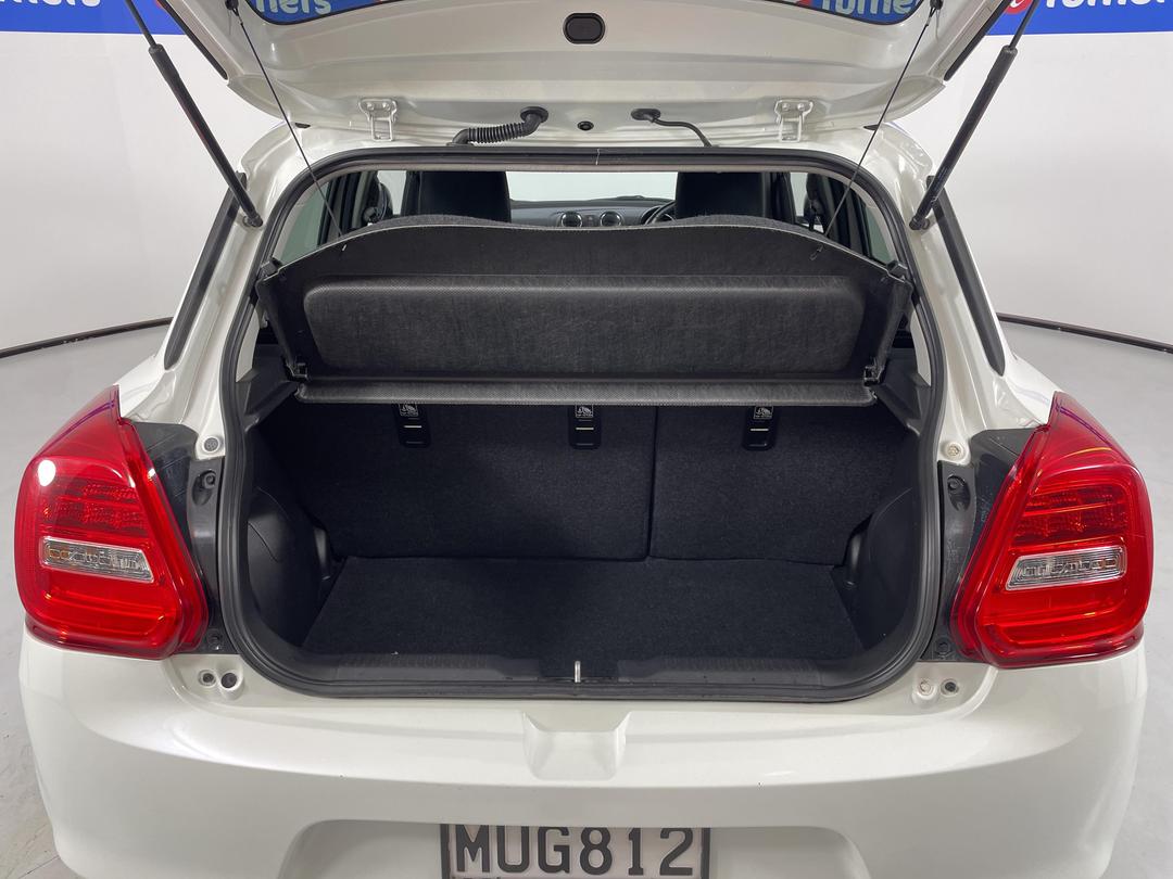 Photo '14' of Suzuki Swift