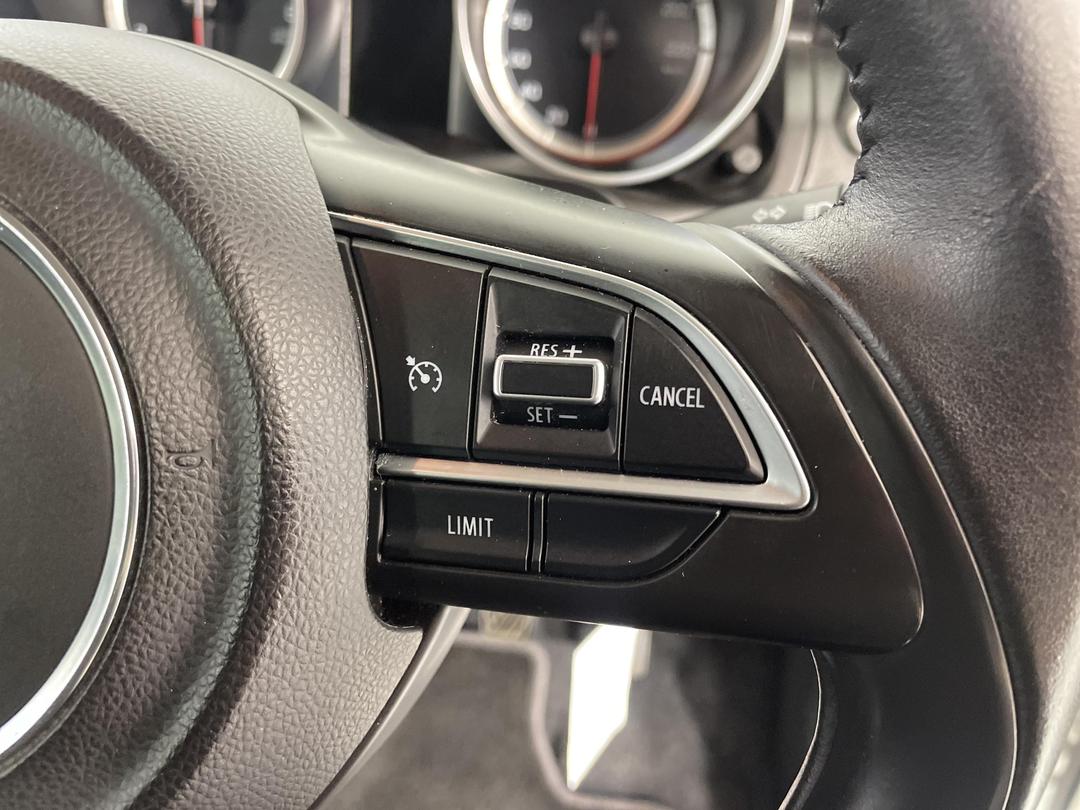 Photo '24' of Suzuki Swift