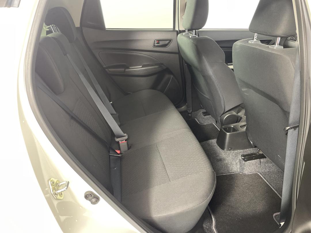 Photo '20' of Suzuki Swift