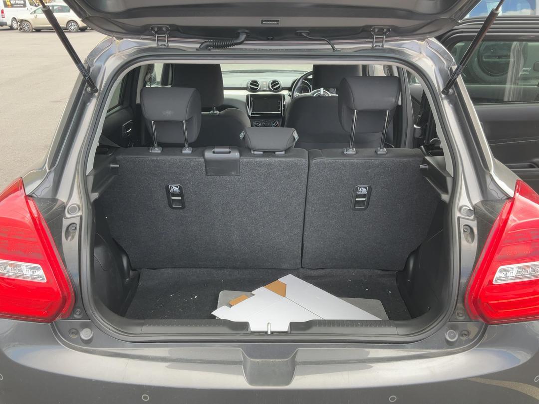 Photo '18' of Suzuki Swift LTD Hybrid Photo '18' of Suzuki Swift LTD Hybrid