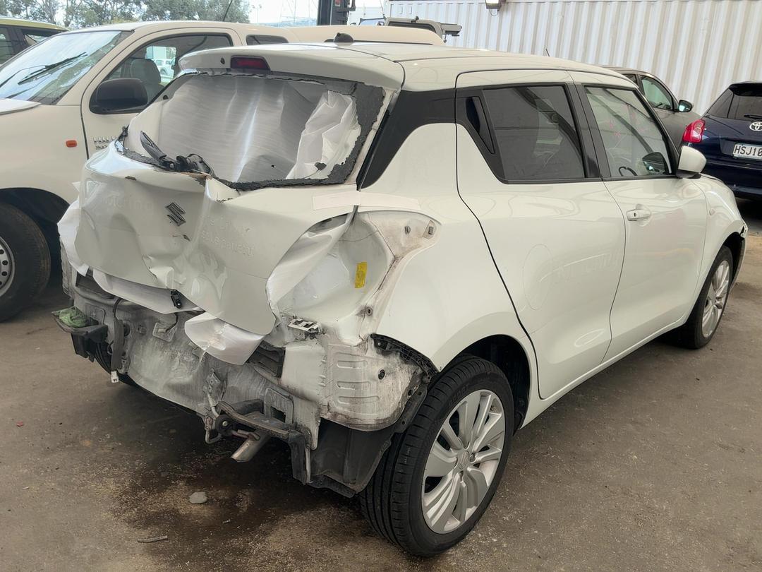 Photo '4' of Suzuki Swift Glxc