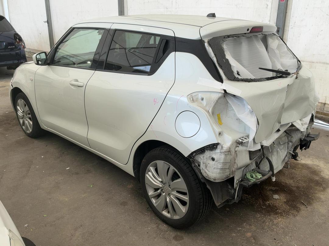 Photo '6' of Suzuki Swift Glxc