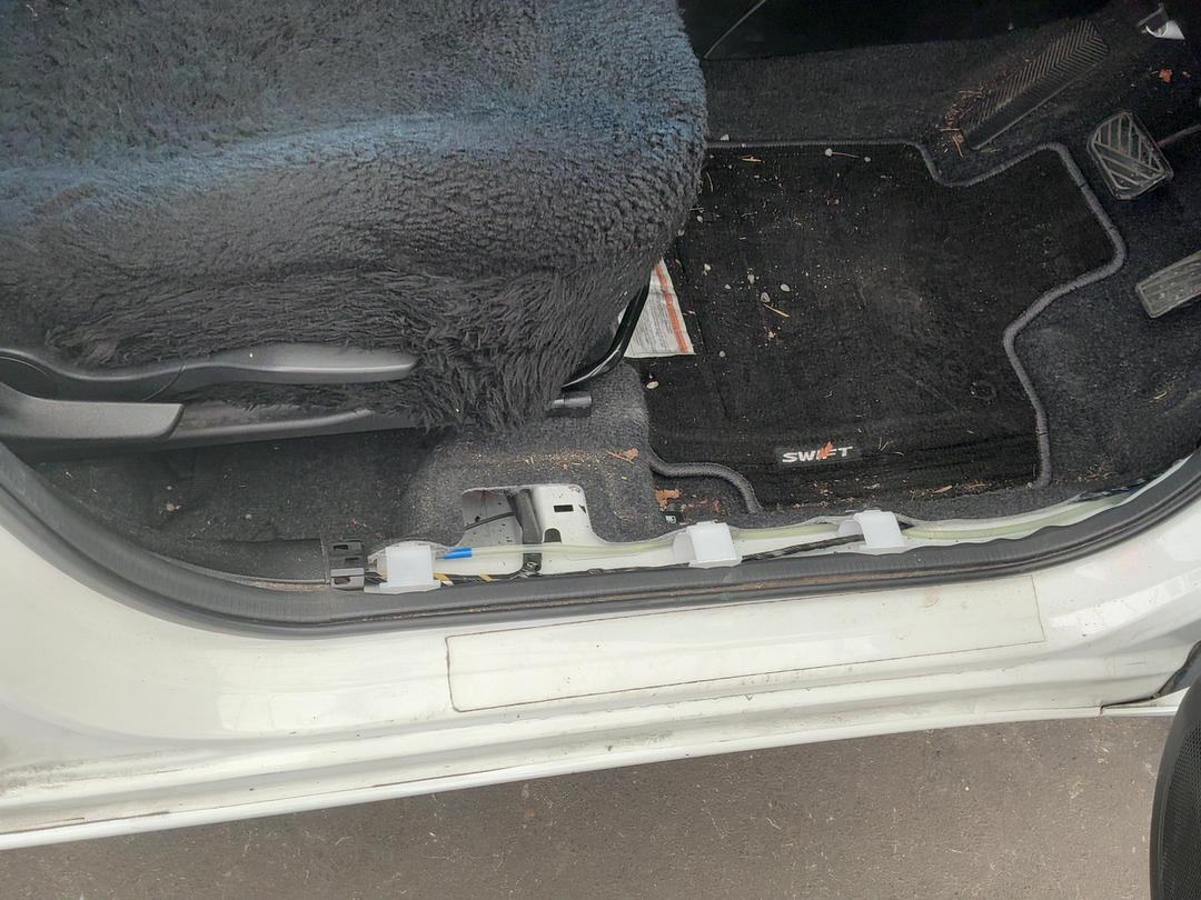 Photo '11' of Suzuki Swift Glxc