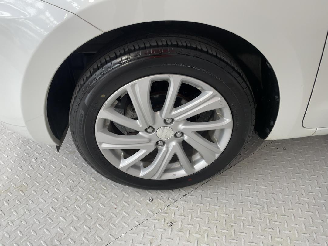 Photo '10' of Suzuki Swift
