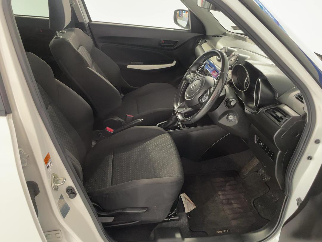 Photo '16' of Suzuki Swift