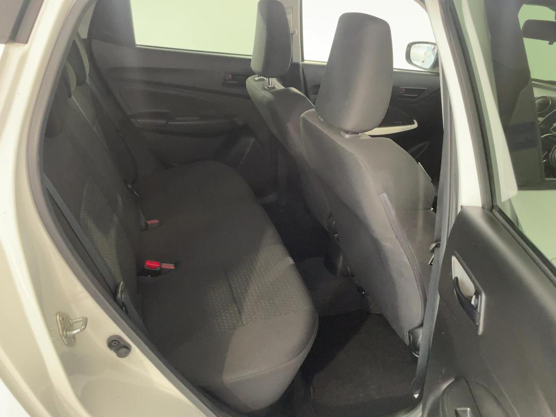 Photo '20' of Suzuki Swift