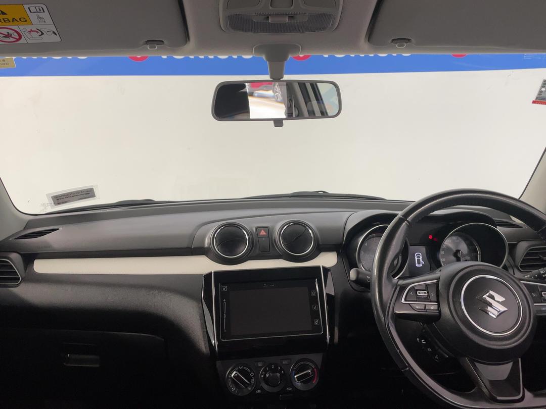 Photo '17' of Suzuki Swift