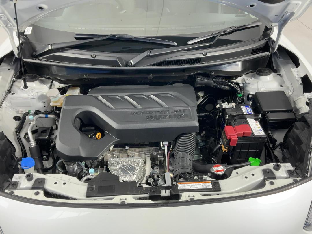 Photo '13' of Suzuki Swift