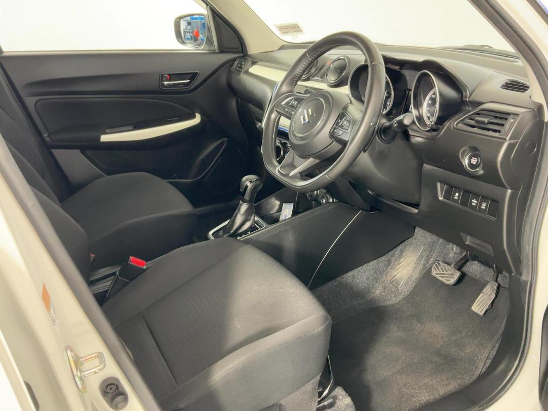 Photo '16' of Suzuki Swift