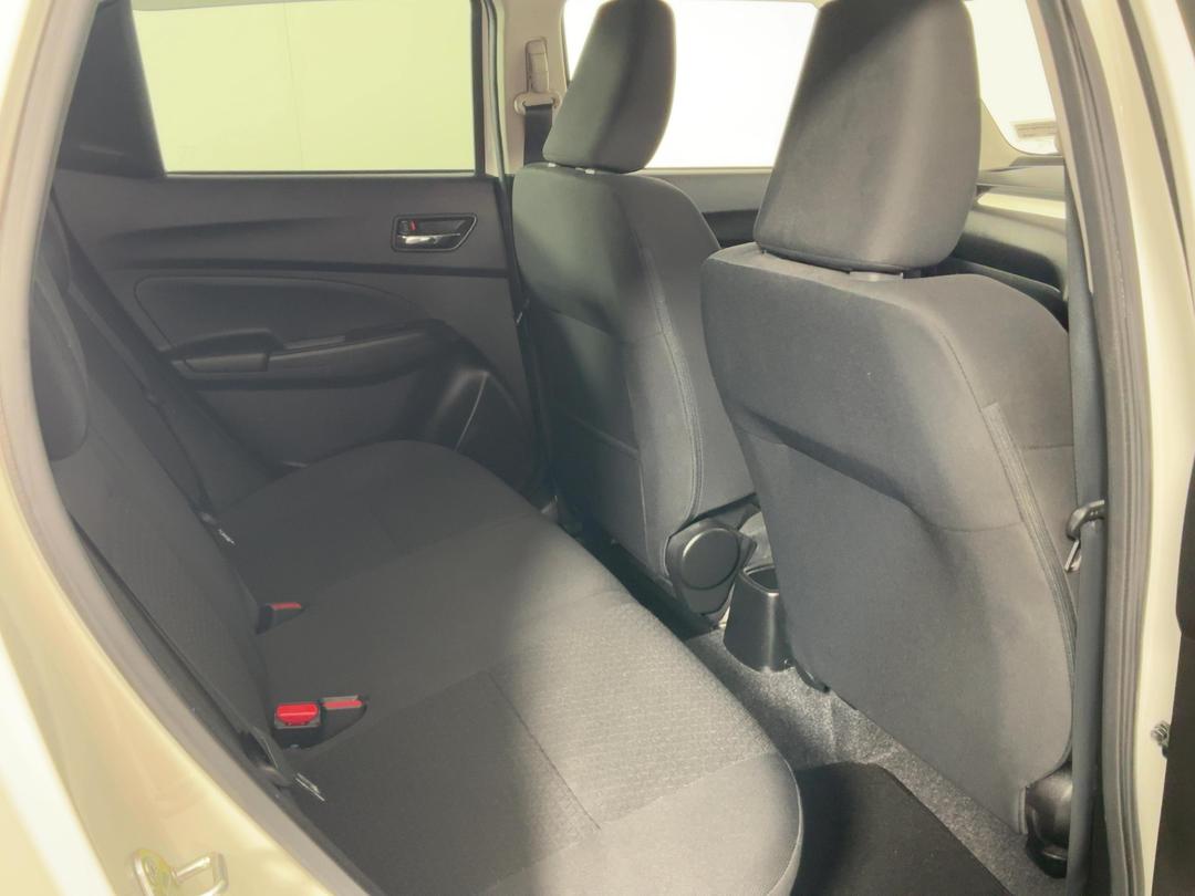 Photo '20' of Suzuki Swift