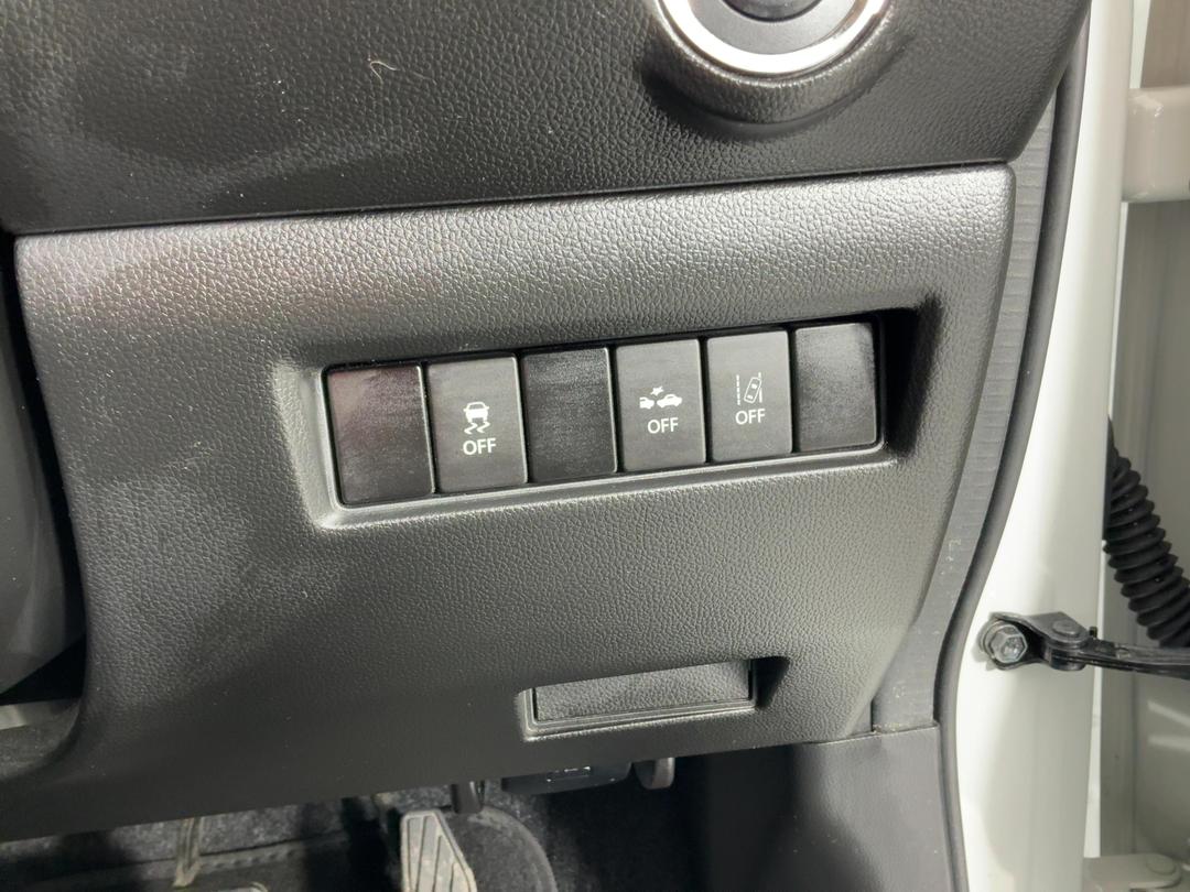 Photo '25' of Suzuki Swift
