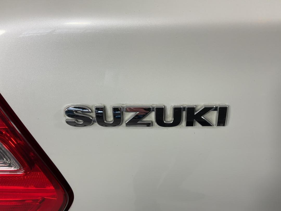 Photo '29' of Suzuki Swift
