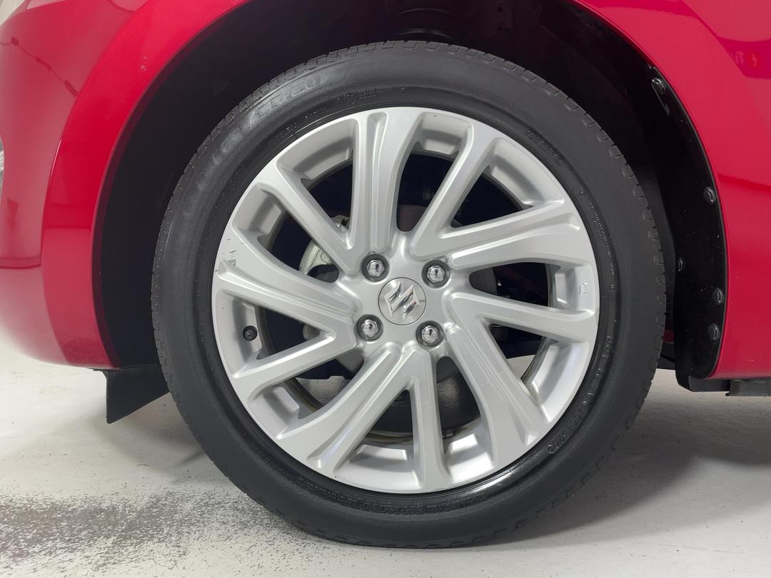 Photo '10' of Suzuki Swift