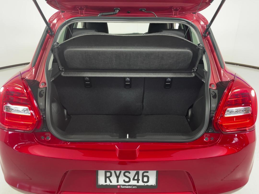 Photo '14' of Suzuki Swift