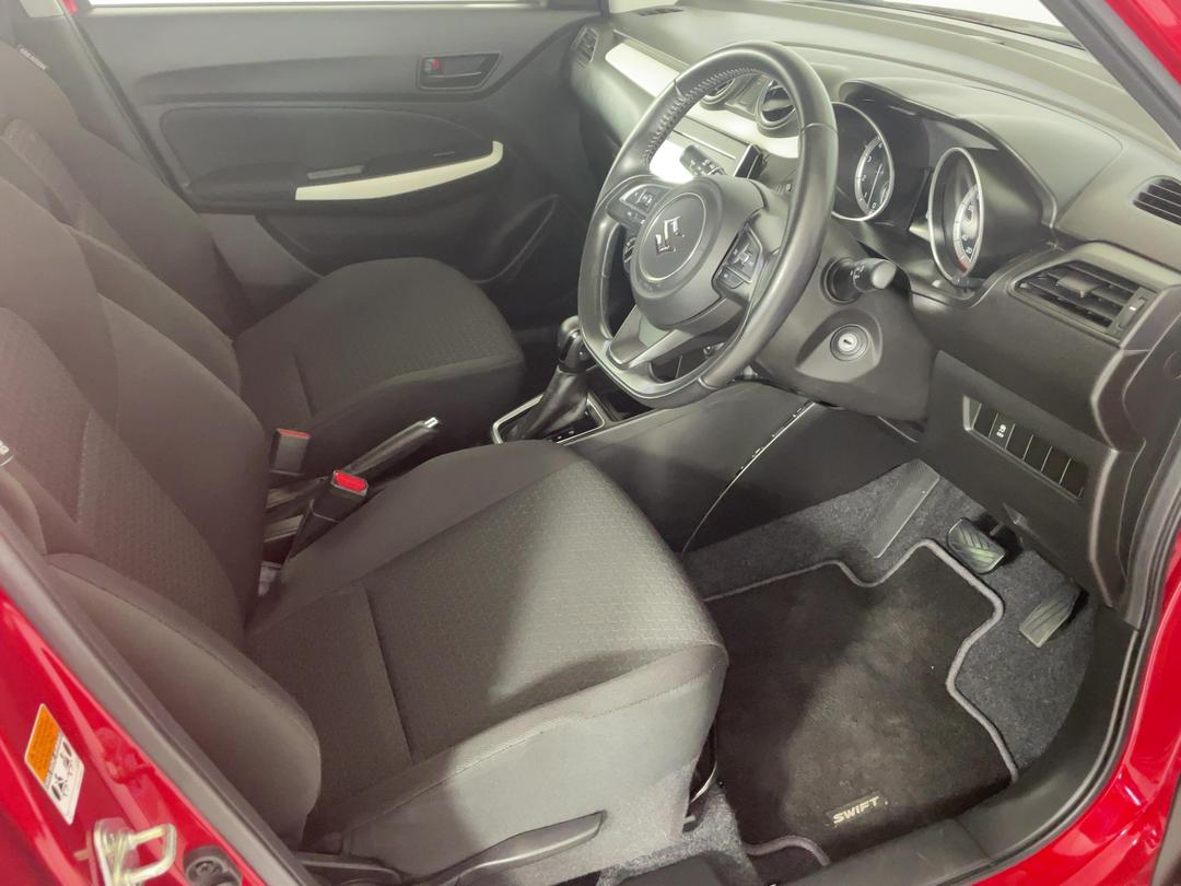 Photo '16' of Suzuki Swift