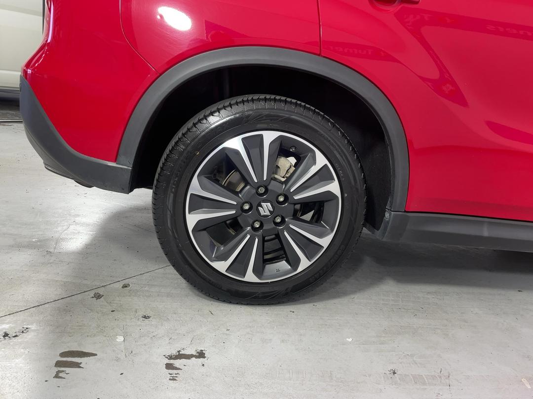 Photo '12' of Suzuki Vitara