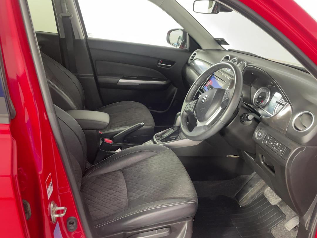 Photo '16' of Suzuki Vitara