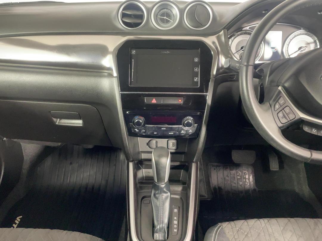 Photo '18' of Suzuki Vitara