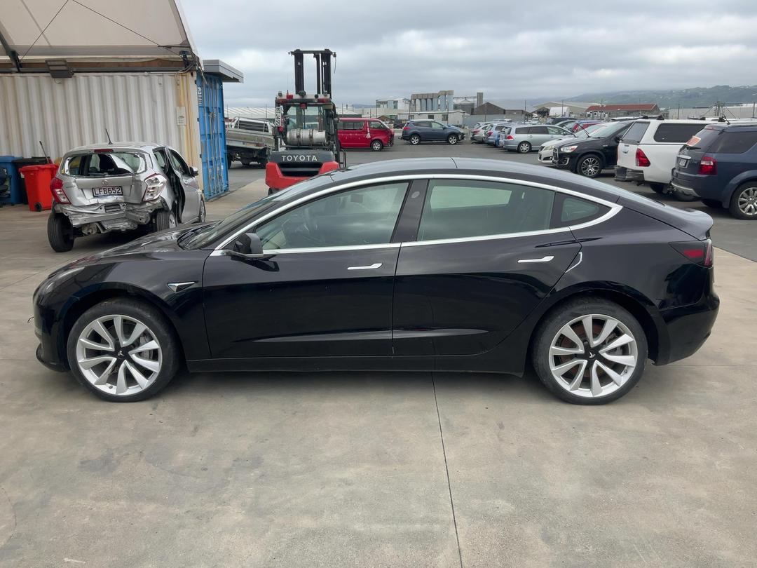 Photo '5' of Tesla Model 3 Long Range AWD Photo '5' of Tesla Model 3 Long Range AWD