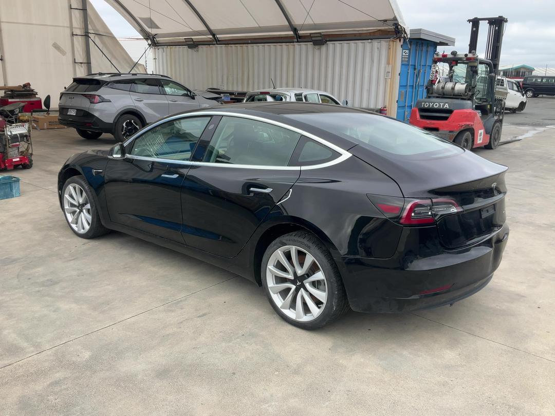 Photo '6' of Tesla Model 3 Long Range AWD Photo '6' of Tesla Model 3 Long Range AWD