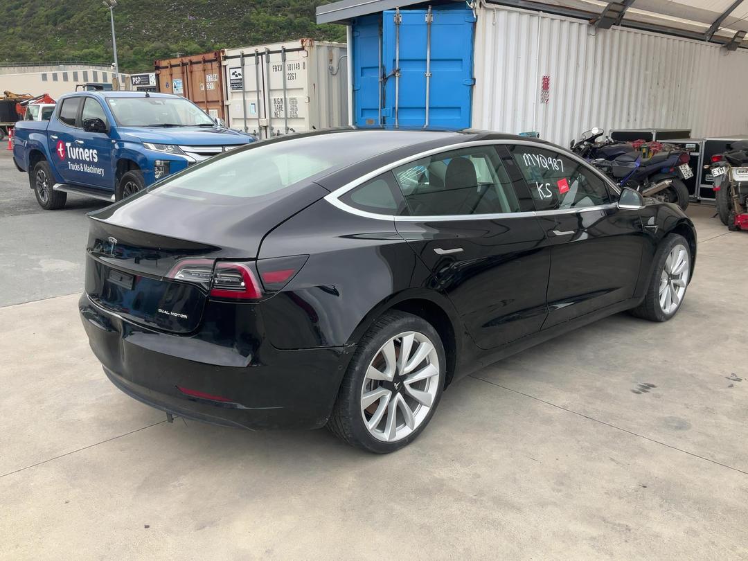 Photo '8' of Tesla Model 3 Long Range AWD Photo '8' of Tesla Model 3 Long Range AWD
