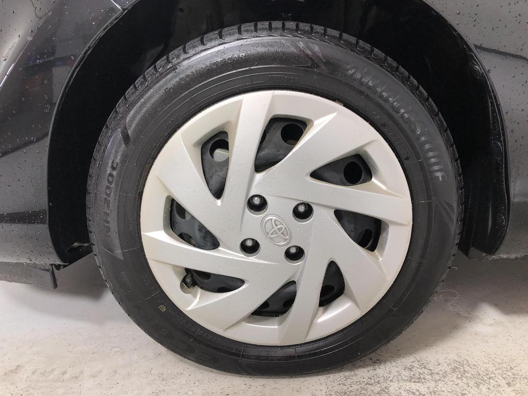 Photo '10' of Toyota Aqua