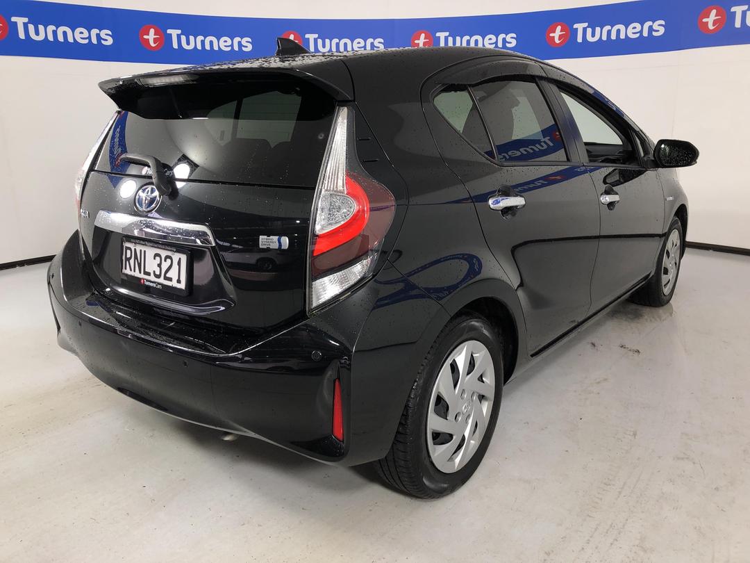 Photo '7' of Toyota Aqua