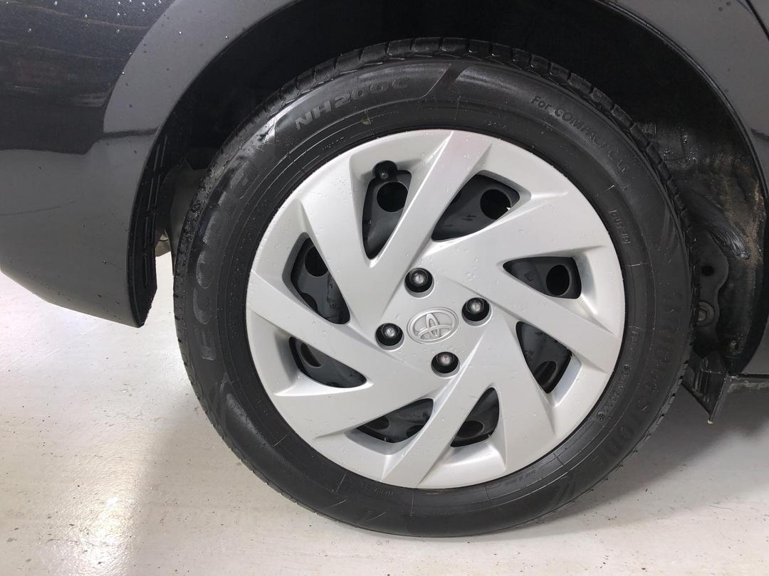 Photo '12' of Toyota Aqua