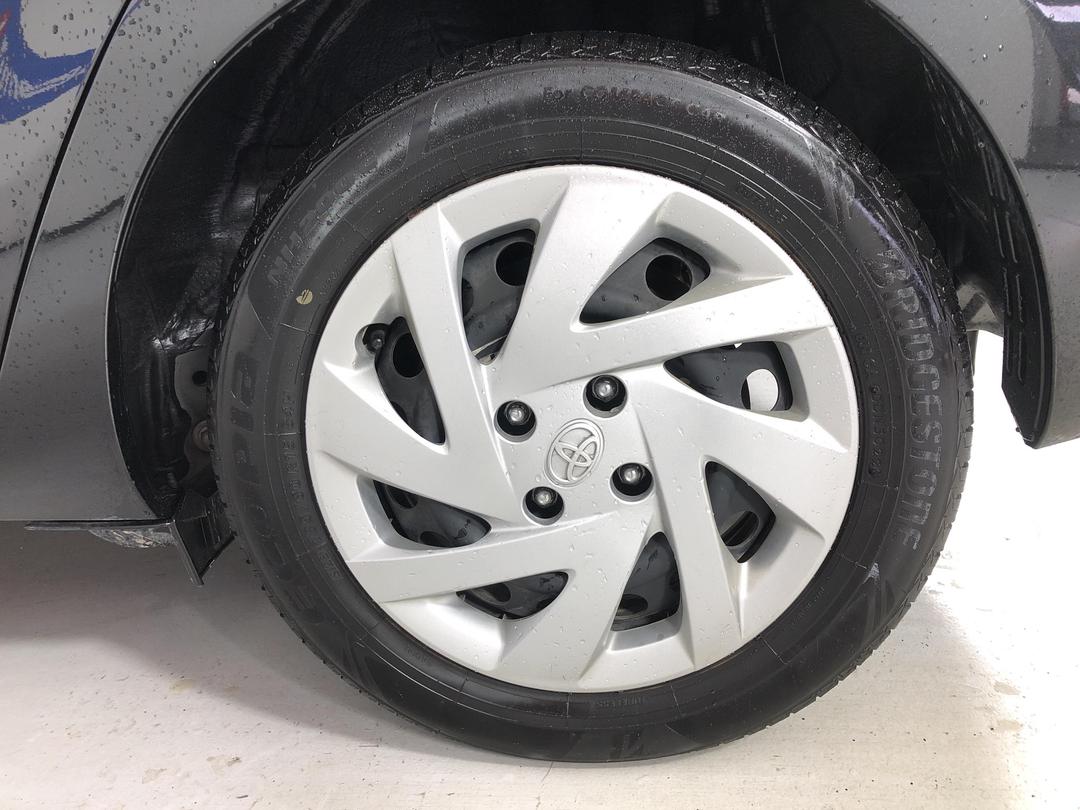 Photo '11' of Toyota Aqua