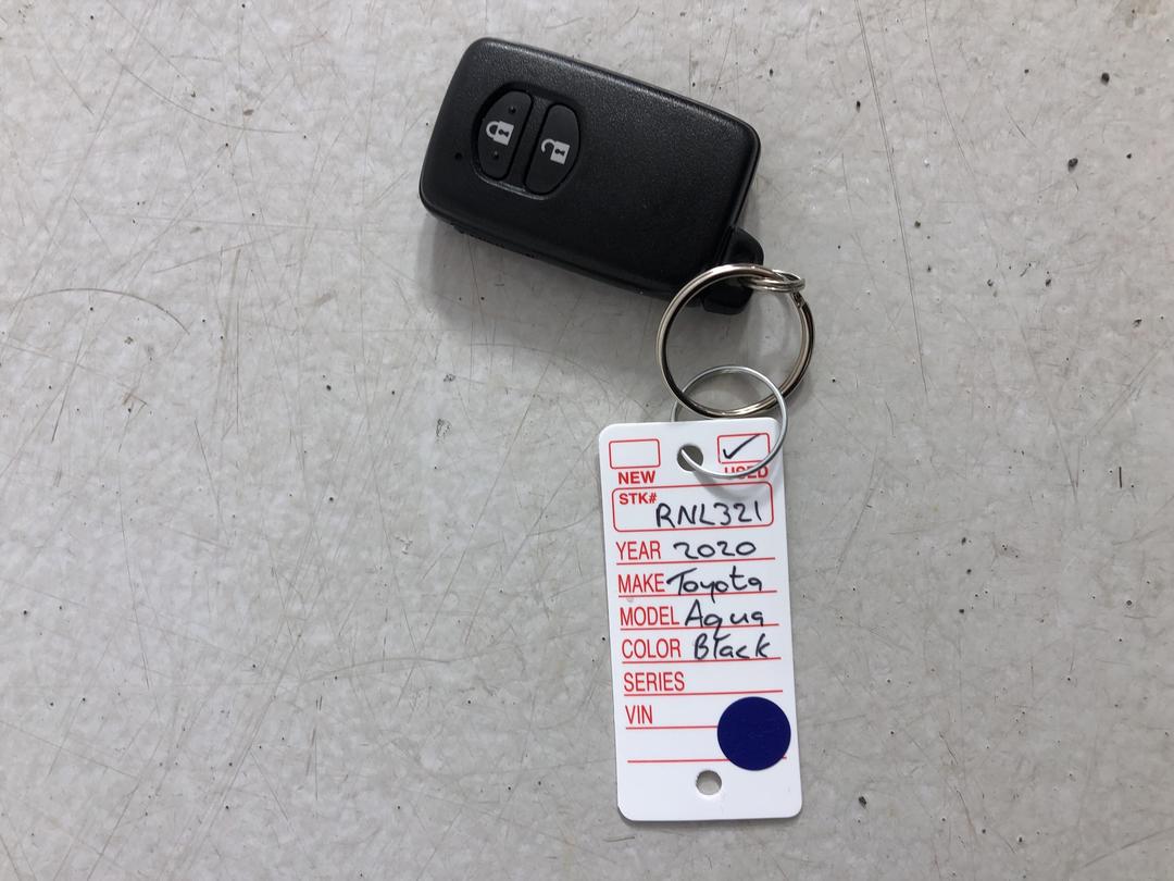 Photo '22' of Toyota Aqua