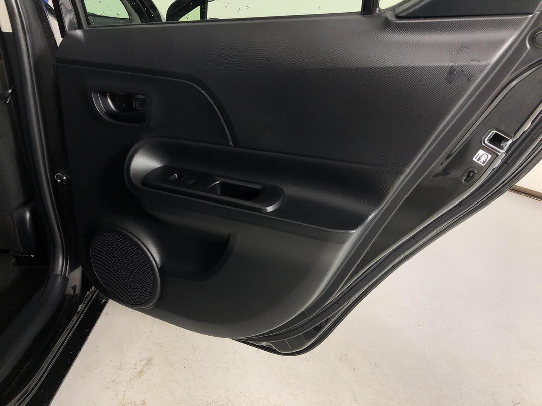 Photo '19' of Toyota Aqua