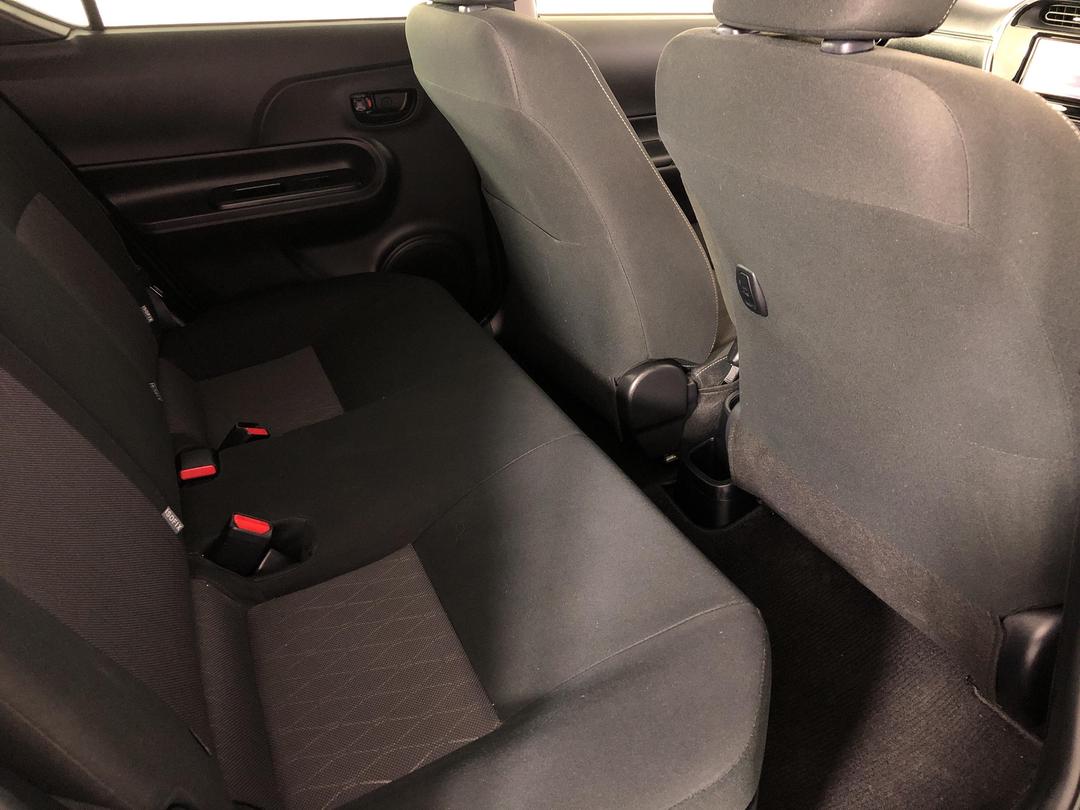 Photo '20' of Toyota Aqua