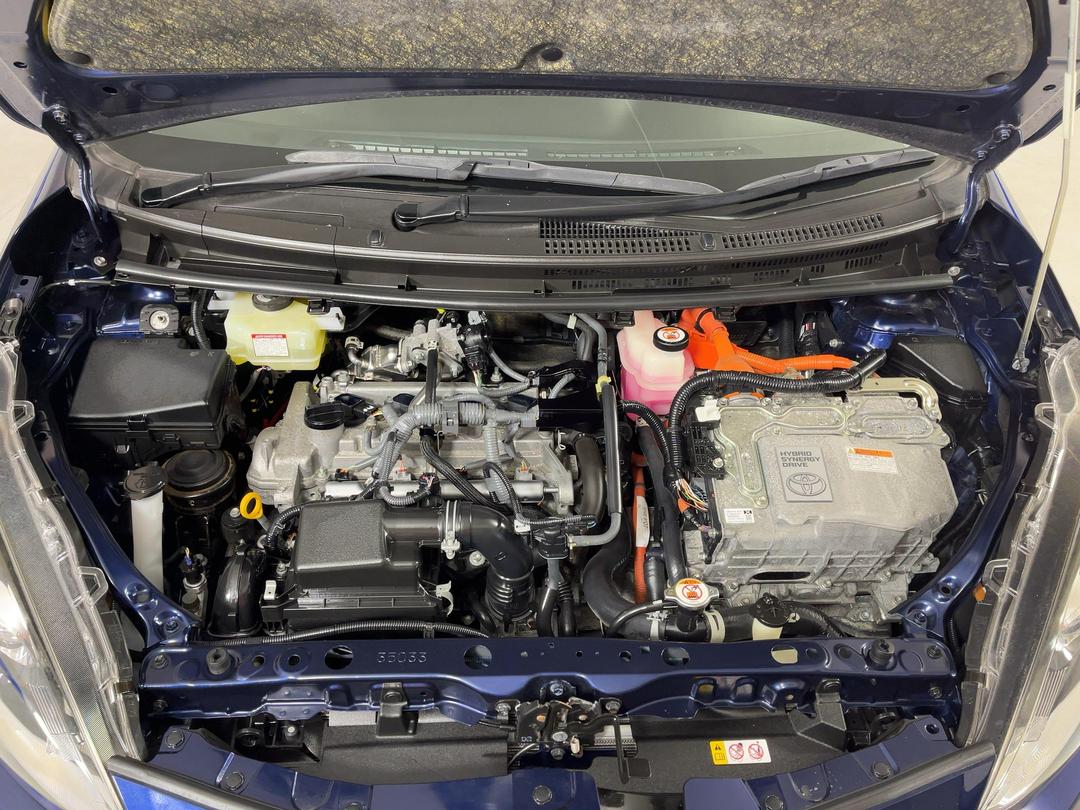 Photo '13' of Toyota Aqua