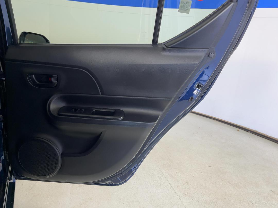 Photo '19' of Toyota Aqua